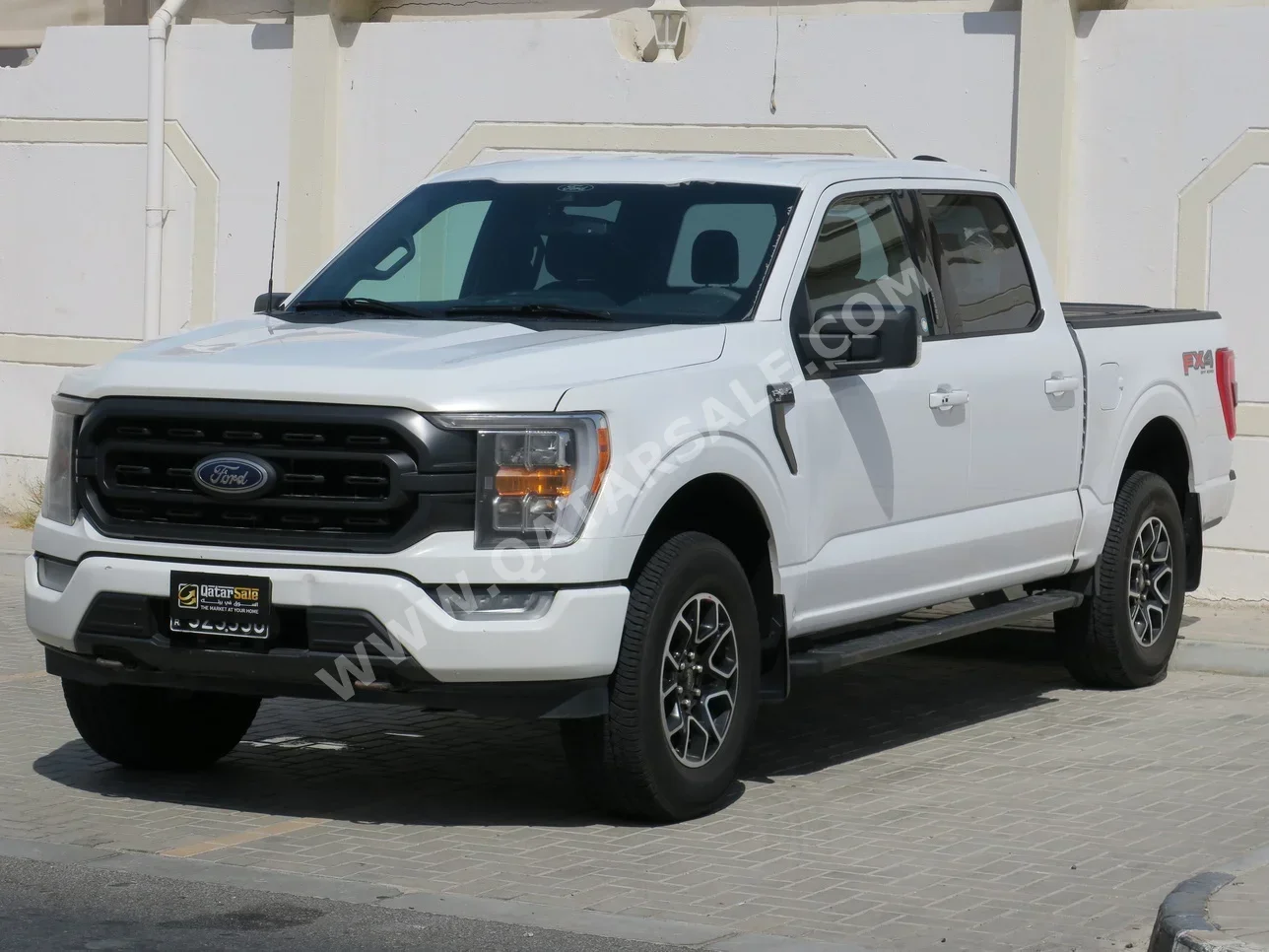 Ford  F  150 LARIAT  2021  Automatic  180,000 Km  6 Cylinder  Four Wheel Drive (4WD)  Pick Up  White