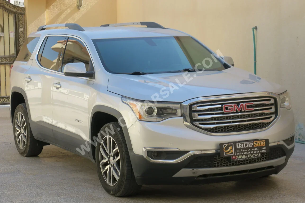 GMC  Acadia  2018  Automatic  130,000 Km  6 Cylinder  All Wheel Drive (AWD)  SUV  Silver