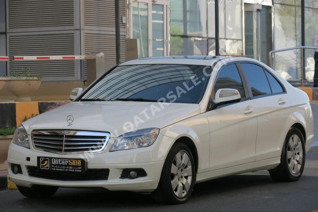 Mercedes-Benz  C-Class  200  2008  Automatic  195,600 Km  4 Cylinder  Rear Wheel Drive (RWD)  Sedan  White