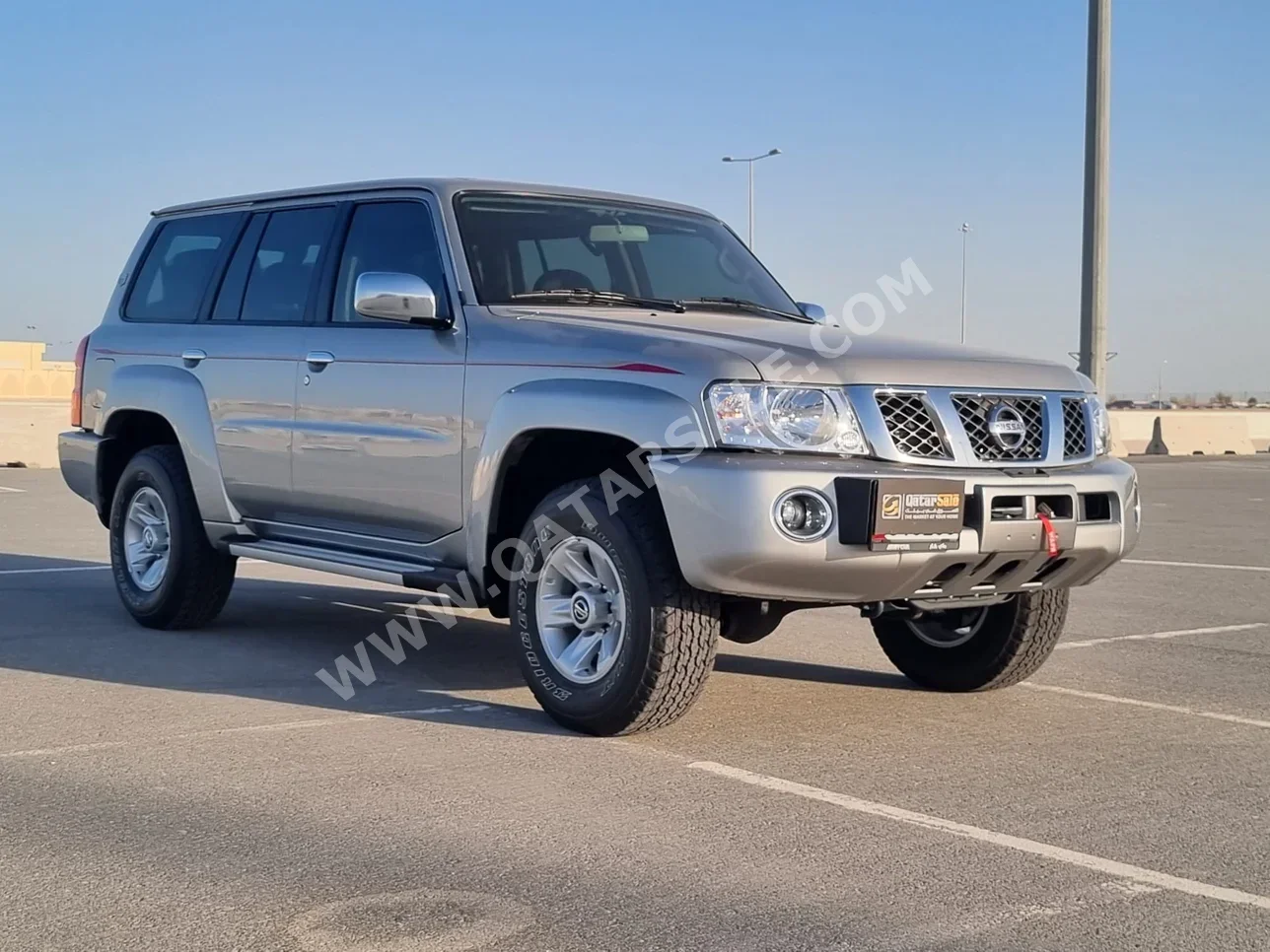 Nissan  Patrol  Safari  2023  Automatic  1,700 Km  6 Cylinder  Four Wheel Drive (4WD)  SUV  Silver  With Warranty