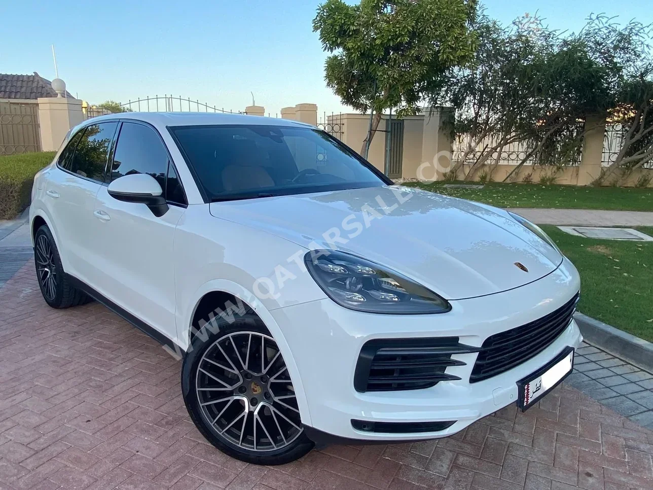 Porsche  Cayenne  2019  Automatic  92,000 Km  6 Cylinder  Four Wheel Drive (4WD)  SUV  White