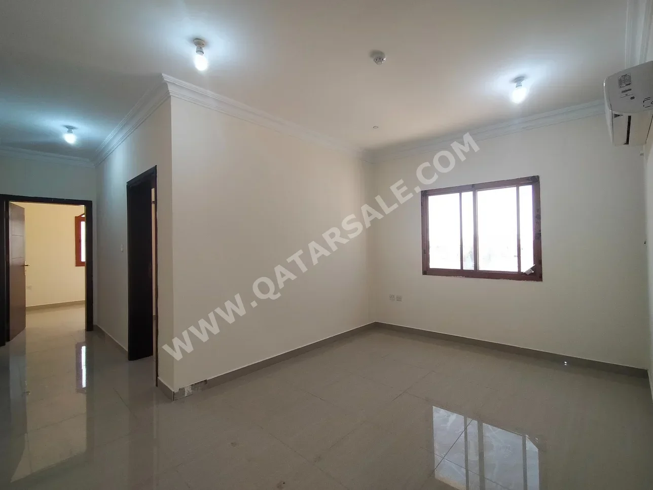 2 Bedrooms  Apartment  in Al Wakrah -  Al Wukair  Not Furnished