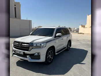 Toyota  Land Cruiser  VXR- Grand Touring S  2020  Automatic  181,000 Km  8 Cylinder  Four Wheel Drive (4WD)  SUV  White