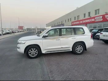 Toyota  Land Cruiser  VXR  2016  Automatic  390,000 Km  8 Cylinder  Four Wheel Drive (4WD)  SUV  White