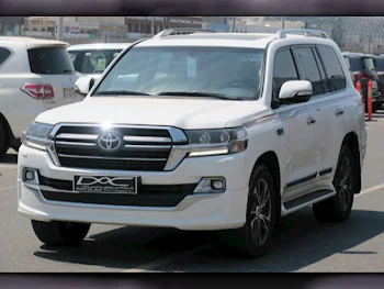 Toyota  Land Cruiser  GXR- Grand Touring  2020  Automatic  143,000 Km  8 Cylinder  Four Wheel Drive (4WD)  SUV  White