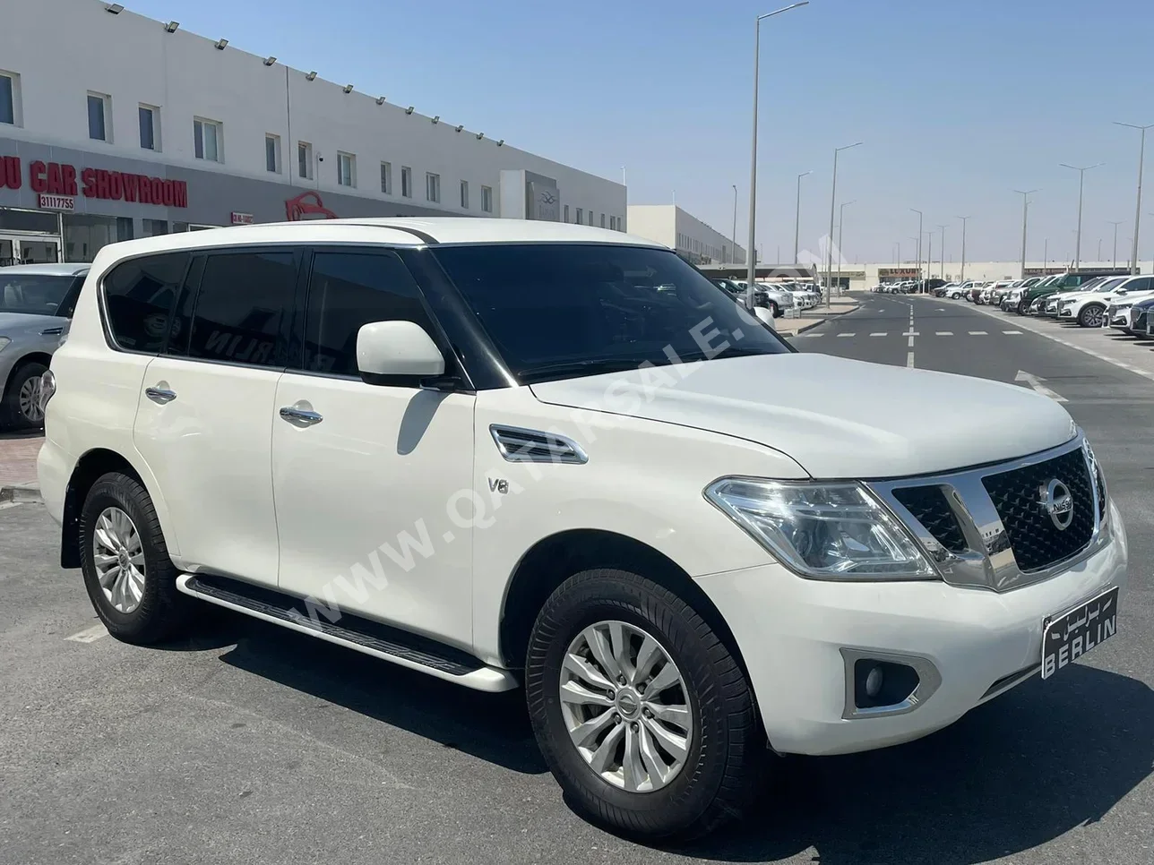 Nissan  Patrol  SE  2014  Automatic  261,000 Km  8 Cylinder  Four Wheel Drive (4WD)  SUV  White