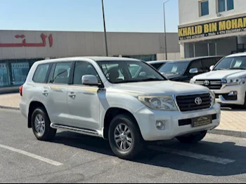 Toyota  Land Cruiser  G  2013  Automatic  306,000 Km  6 Cylinder  Four Wheel Drive (4WD)  SUV  White