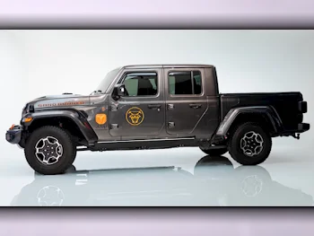 Jeep  Gladiator  Sand Runner  2022  Automatic  22٬000 Km  6 Cylinder  Front Wheel Drive (FWD)  Pick Up  Gray  With Warranty