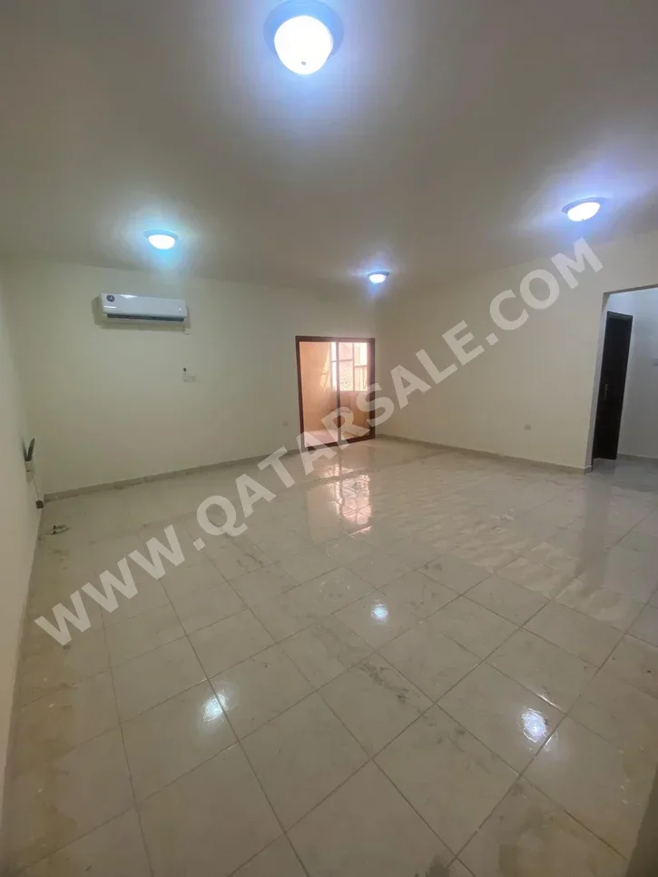 2 Bedrooms  Apartment  in Doha -  Fereej Bin Mahmoud  Not Furnished