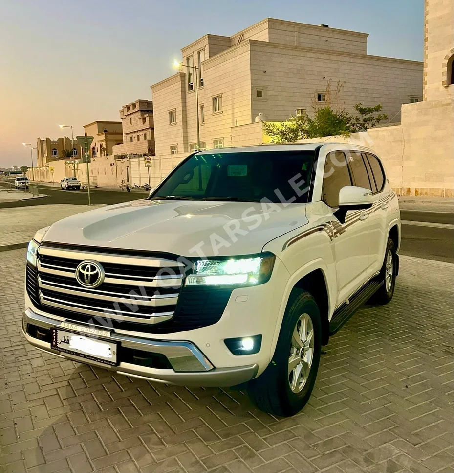 Toyota  Land Cruiser  GXR Twin Turbo  2022  Automatic  37,500 Km  6 Cylinder  Four Wheel Drive (4WD)  SUV  White  With Warranty