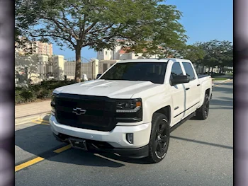 Chevrolet  Silverado  High Country  2018  Automatic  50,000 Km  8 Cylinder  Four Wheel Drive (4WD)  Pick Up  Pearl