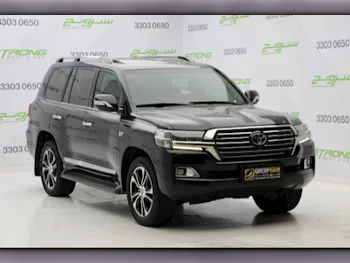 Toyota  Land Cruiser  VXR  2017  Automatic  190,000 Km  8 Cylinder  Four Wheel Drive (4WD)  SUV  Black