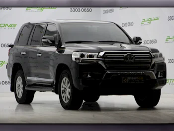 Toyota  Land Cruiser  GXR  2017  Automatic  217,000 Km  8 Cylinder  Four Wheel Drive (4WD)  SUV  Black