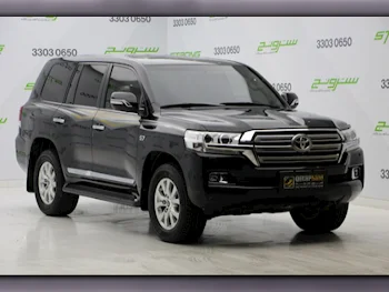 Toyota  Land Cruiser  VXR  2016  Automatic  300,000 Km  8 Cylinder  Four Wheel Drive (4WD)  SUV  Black