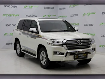 Toyota  Land Cruiser  GXR  2016  Automatic  260,000 Km  8 Cylinder  Four Wheel Drive (4WD)  SUV  White