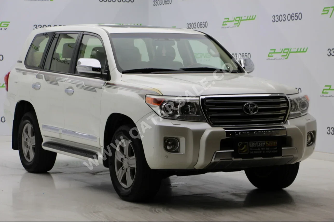 Toyota  Land Cruiser  GXR  2015  Automatic  198,000 Km  8 Cylinder  Four Wheel Drive (4WD)  SUV  Pearl