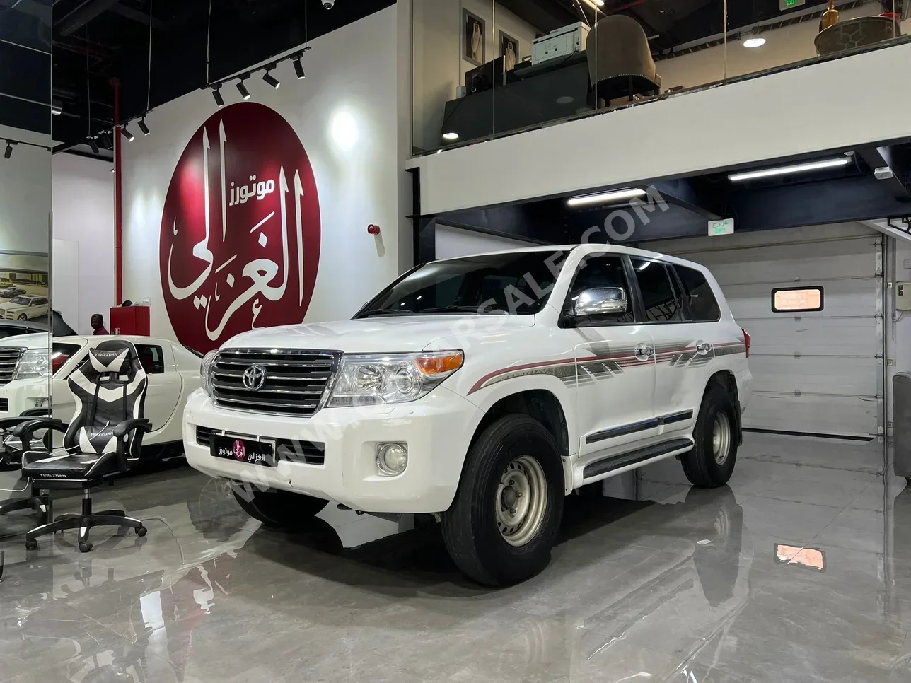 Toyota  Land Cruiser  GXR  2013  Automatic  460,000 Km  8 Cylinder  Four Wheel Drive (4WD)  SUV  White