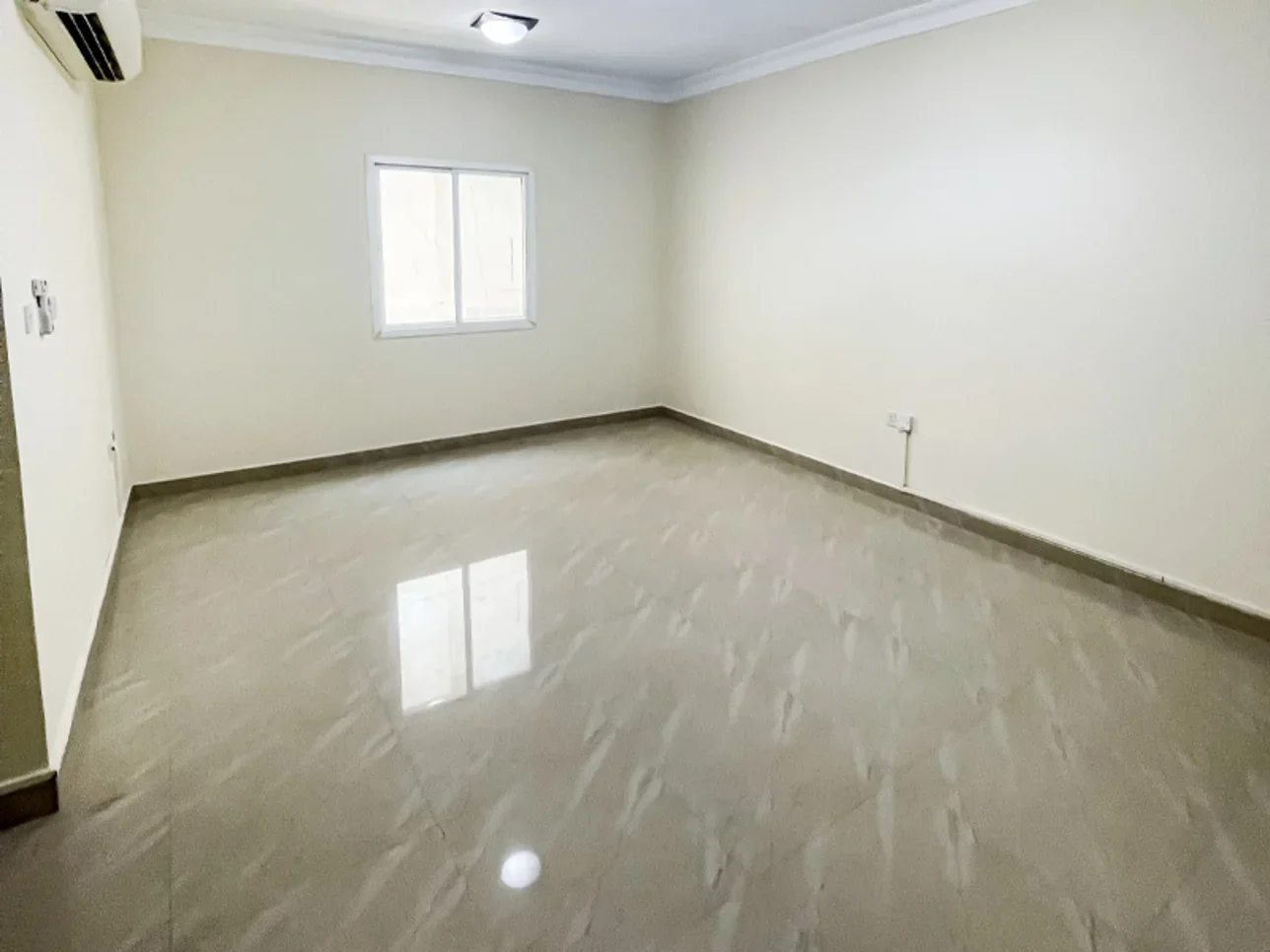 3 Bedrooms  Apartment  in Doha -  Fereej Bin Omran  Not Furnished