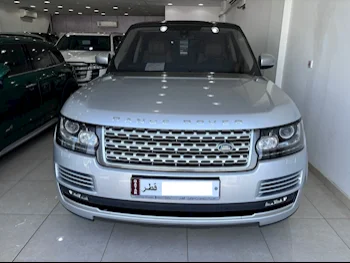 Land Rover  Range Rover  Vogue SE  2016  Automatic  35,000 Km  8 Cylinder  Four Wheel Drive (4WD)  SUV  Silver  With Warranty