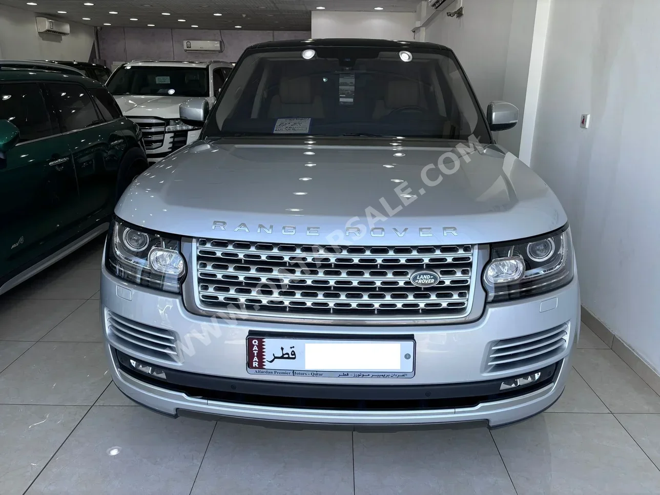 Land Rover  Range Rover  Vogue SE  2016  Automatic  35,000 Km  8 Cylinder  Four Wheel Drive (4WD)  SUV  Silver  With Warranty