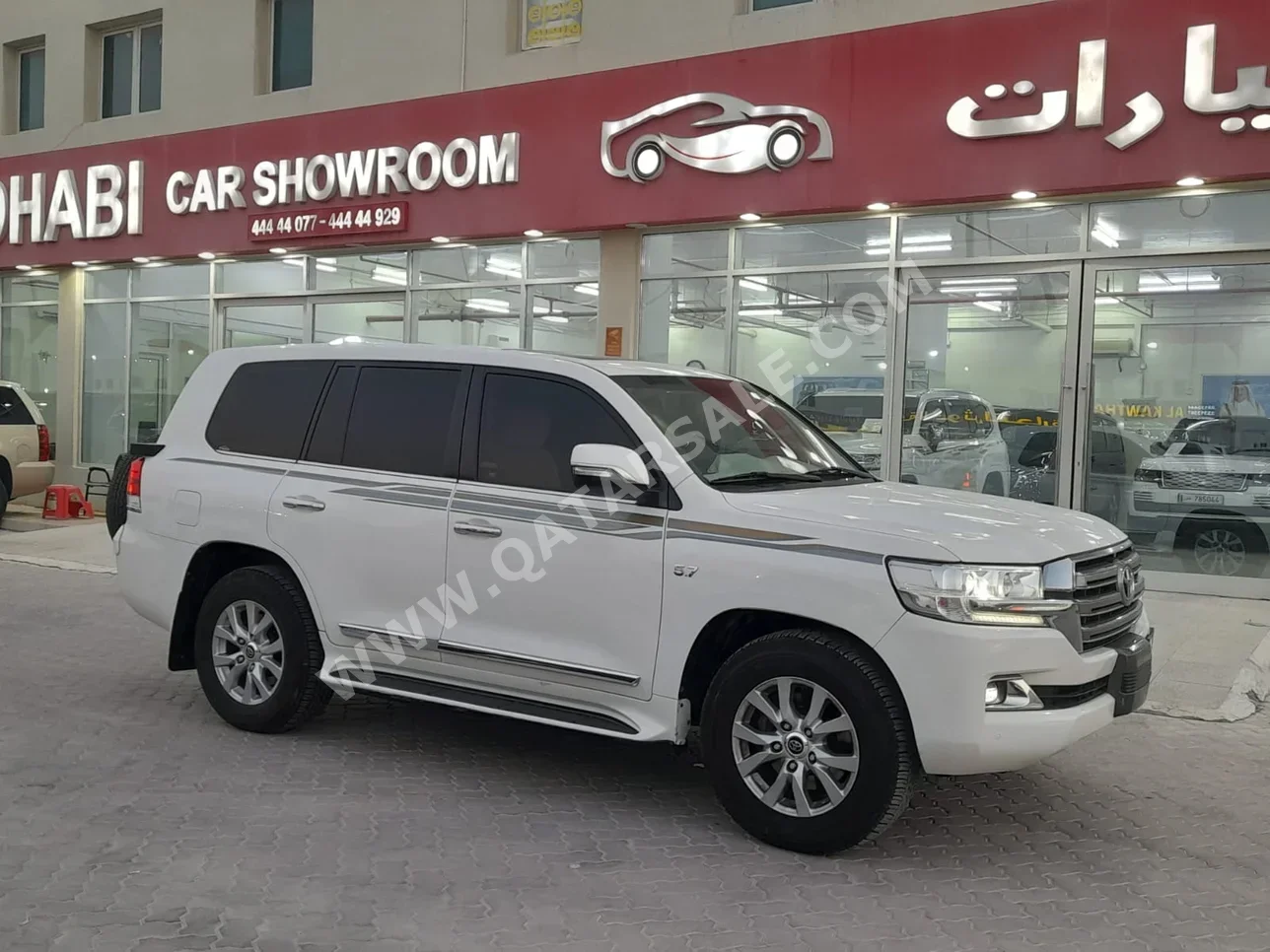 Toyota  Land Cruiser  VXR  2018  Automatic  211,000 Km  8 Cylinder  Four Wheel Drive (4WD)  SUV  White