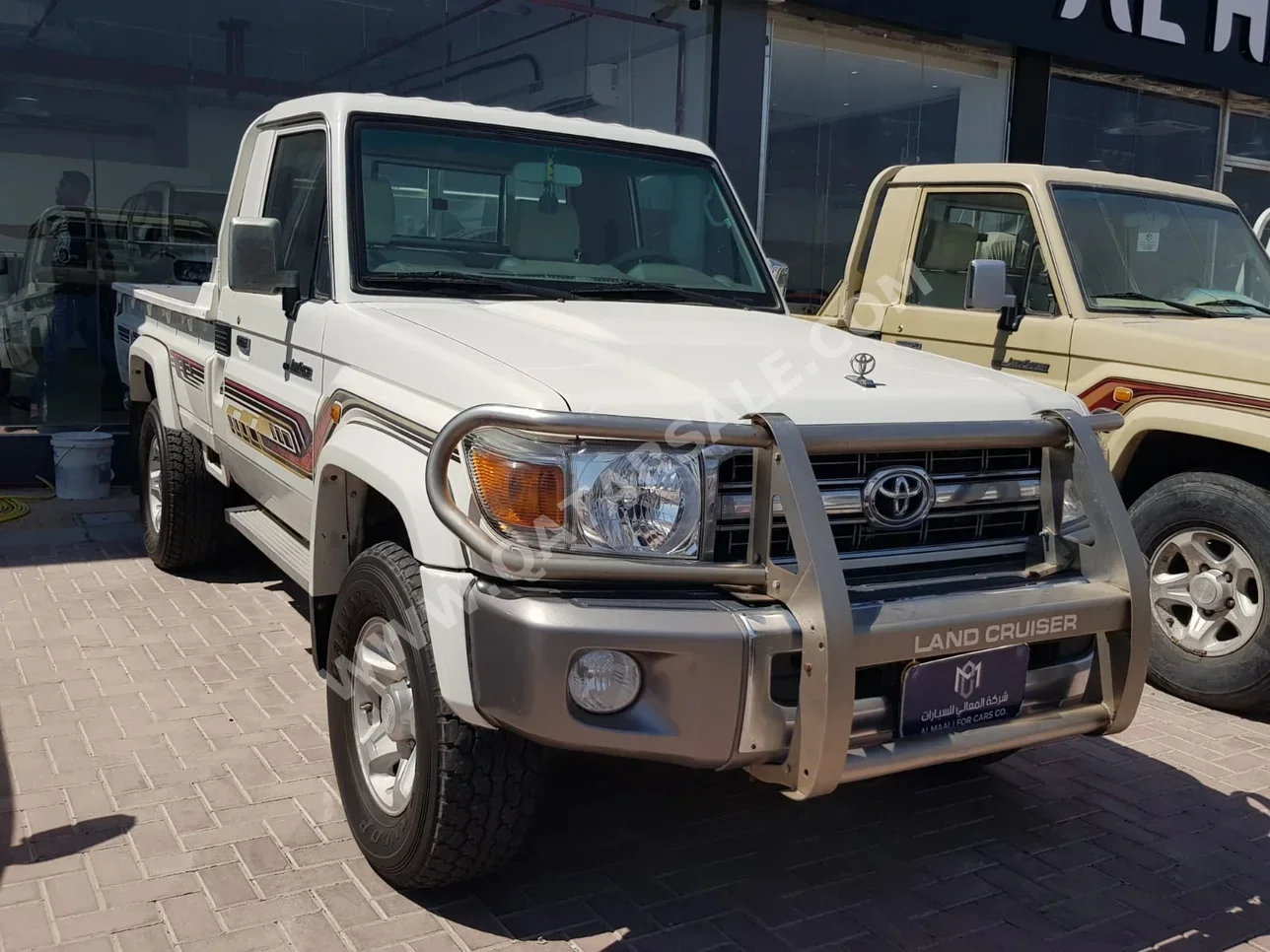 Toyota  Land Cruiser  LX  2019  Manual  220,000 Km  6 Cylinder  Four Wheel Drive (4WD)  Pick Up  White