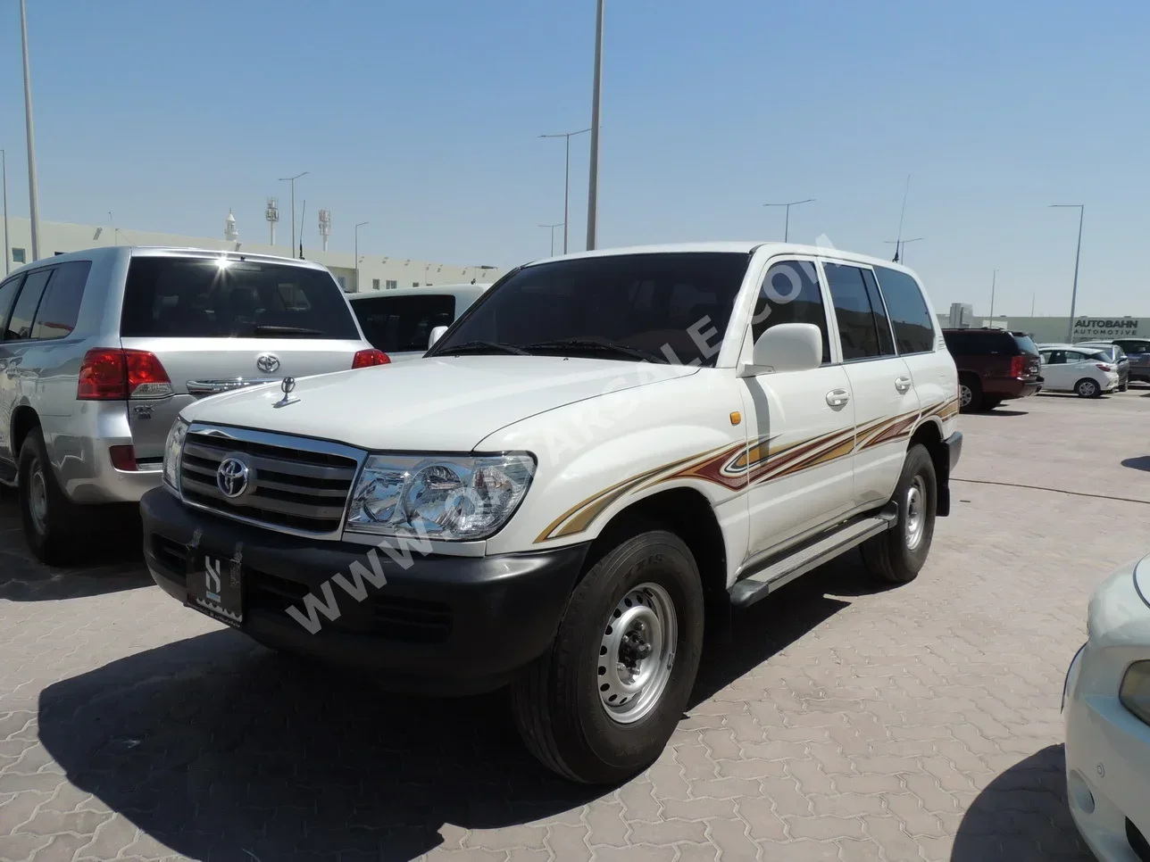 Toyota  Land Cruiser  GX  2006  Manual  449,000 Km  6 Cylinder  Four Wheel Drive (4WD)  SUV  White