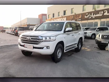 Toyota  Land Cruiser  VXR  2017  Automatic  200,000 Km  8 Cylinder  Four Wheel Drive (4WD)  SUV  White