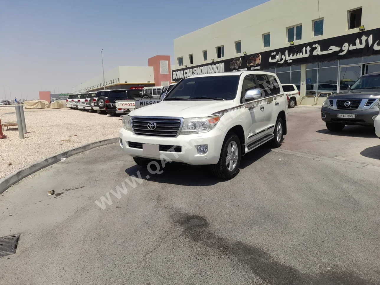 Toyota  Land Cruiser  GXR  2014  Automatic  94,000 Km  6 Cylinder  Four Wheel Drive (4WD)  SUV  White