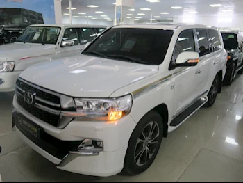 Toyota  Land Cruiser  VXR  2021  Automatic  38,000 Km  8 Cylinder  Four Wheel Drive (4WD)  SUV  White  With Warranty