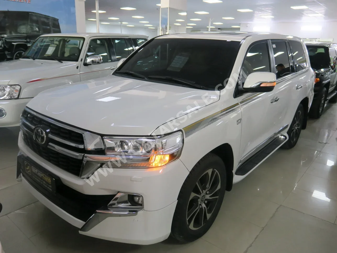 Toyota  Land Cruiser  VXR  2021  Automatic  38,000 Km  8 Cylinder  Four Wheel Drive (4WD)  SUV  White  With Warranty