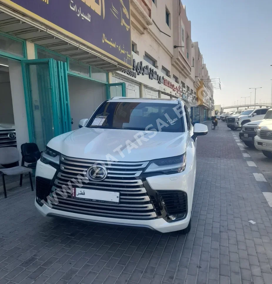  Lexus  LX  600 Luxury  2024  Automatic  500 Km  6 Cylinder  Four Wheel Drive (4WD)  SUV  White  With Warranty