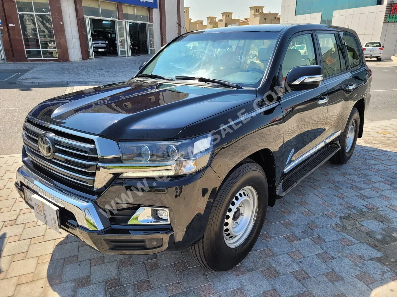 Toyota  Land Cruiser  GXR Black Edition  2017  Automatic  62,000 Km  8 Cylinder  Four Wheel Drive (4WD)  SUV  Black