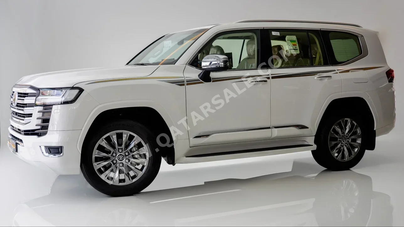 Toyota  Land Cruiser  VXR Twin Turbo  2024  Automatic  5٬800 Km  6 Cylinder  Four Wheel Drive (4WD)  SUV  White  With Warranty