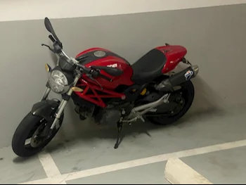 Ducati  Monster 696 -  2009 - Color Red