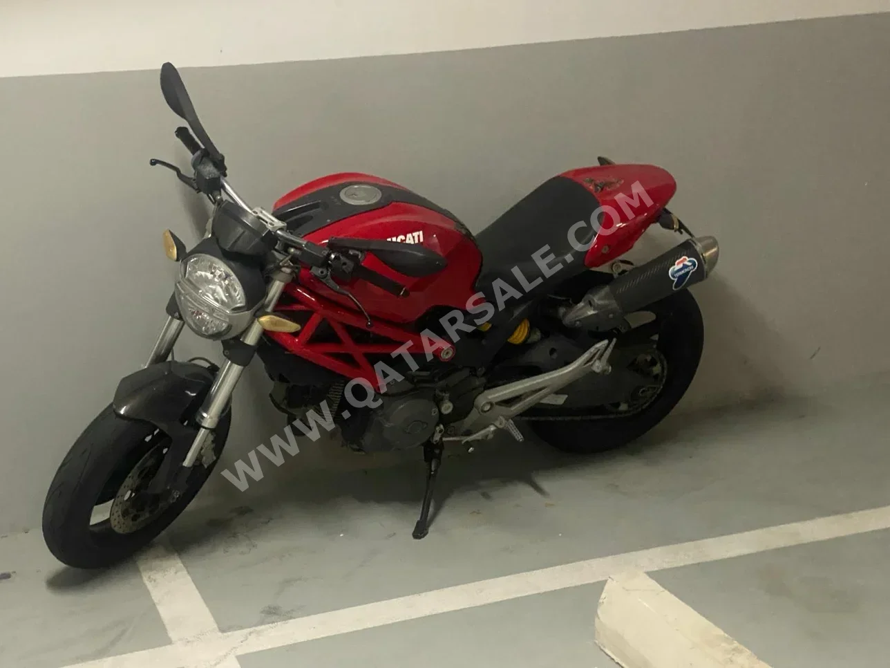 Ducati  Monster 696 -  2009 - Color Red