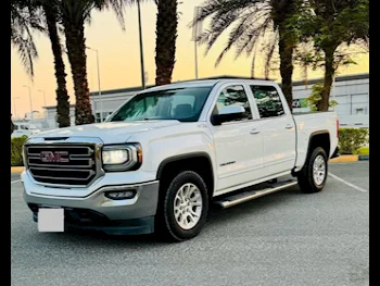 GMC  Sierra  1500  2018  Automatic  210,000 Km  8 Cylinder  Four Wheel Drive (4WD)  Pick Up  White