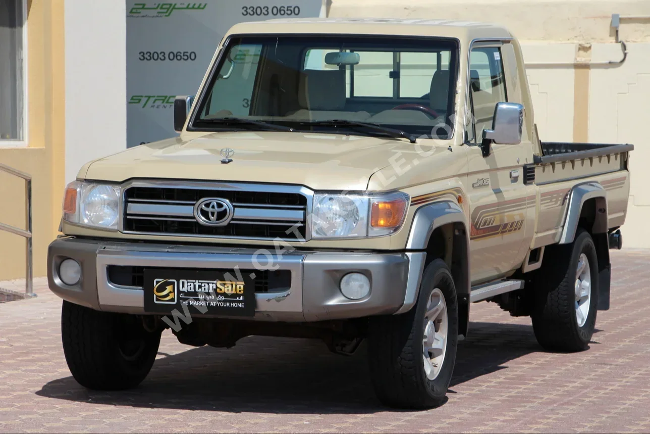 Toyota  Land Cruiser  LX  2022  Manual  63,000 Km  6 Cylinder  Four Wheel Drive (4WD)  Pick Up  Beige  With Warranty