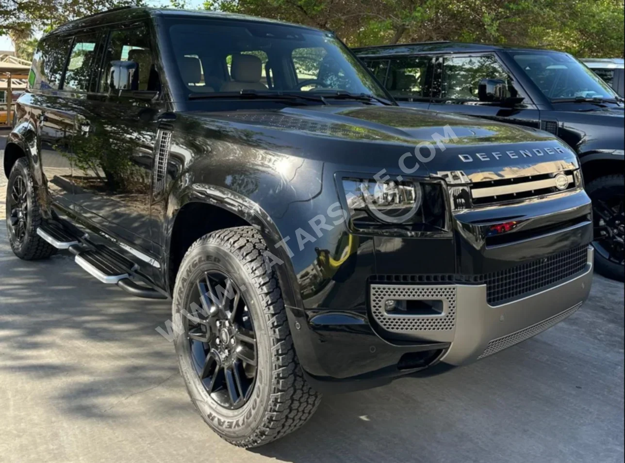 Land Rover  Defender  110 SE  2025  Automatic  0 Km  4 Cylinder  Four Wheel Drive (4WD)  SUV  Black  With Warranty
