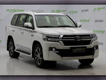 Toyota  Land Cruiser  GXR- Grand Touring  2021  Automatic  200,000 Km  8 Cylinder  Four Wheel Drive (4WD)  SUV  White