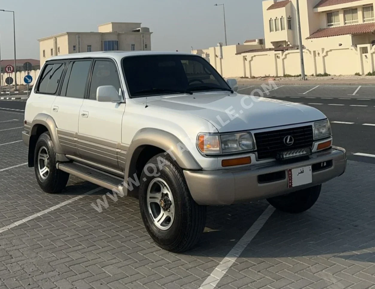 Lexus  LX  450  1997  Manual  211,000 Km  6 Cylinder  Four Wheel Drive (4WD)  SUV  White