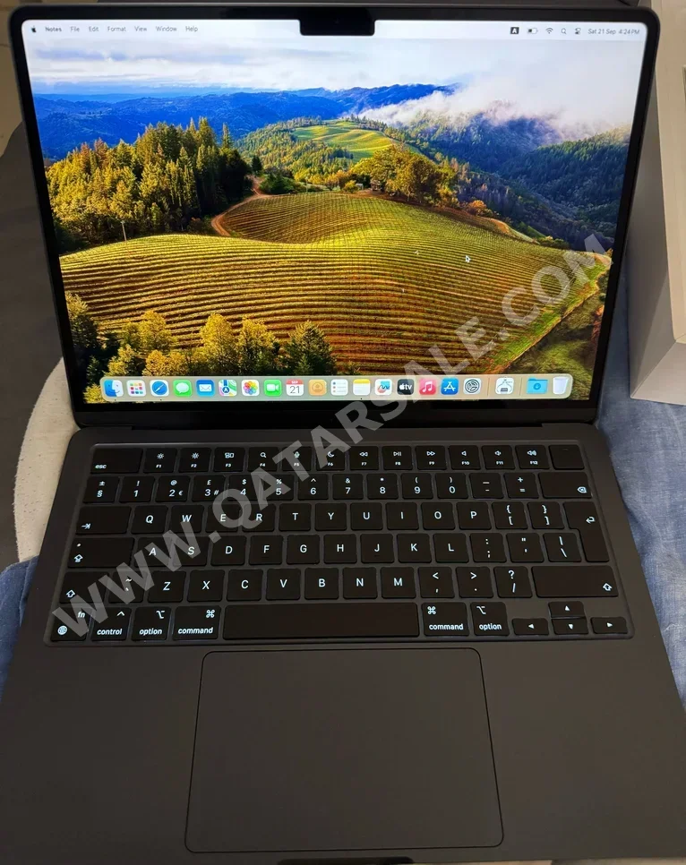 Laptops Apple  - MacBook Air  2022  - Black  - MacOS  - Apple  - M2  -Memory (Ram): 8 GB