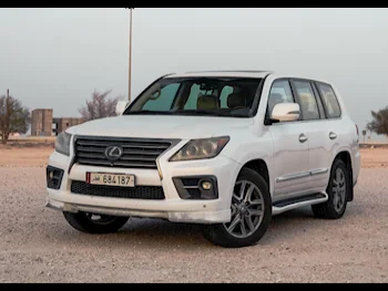 Lexus  LX  570  2015  Automatic  400,000 Km  8 Cylinder  Four Wheel Drive (4WD)  SUV  White