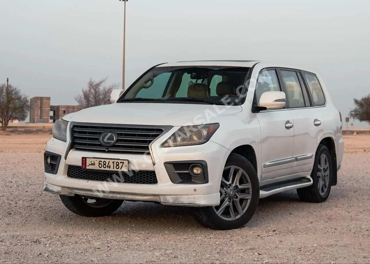 Lexus  LX  570  2015  Automatic  400,000 Km  8 Cylinder  Four Wheel Drive (4WD)  SUV  White