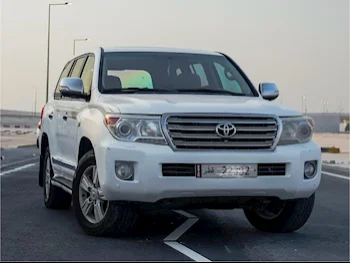 Toyota  Land Cruiser  GXR  2014  Automatic  400,000 Km  8 Cylinder  Four Wheel Drive (4WD)  SUV  White