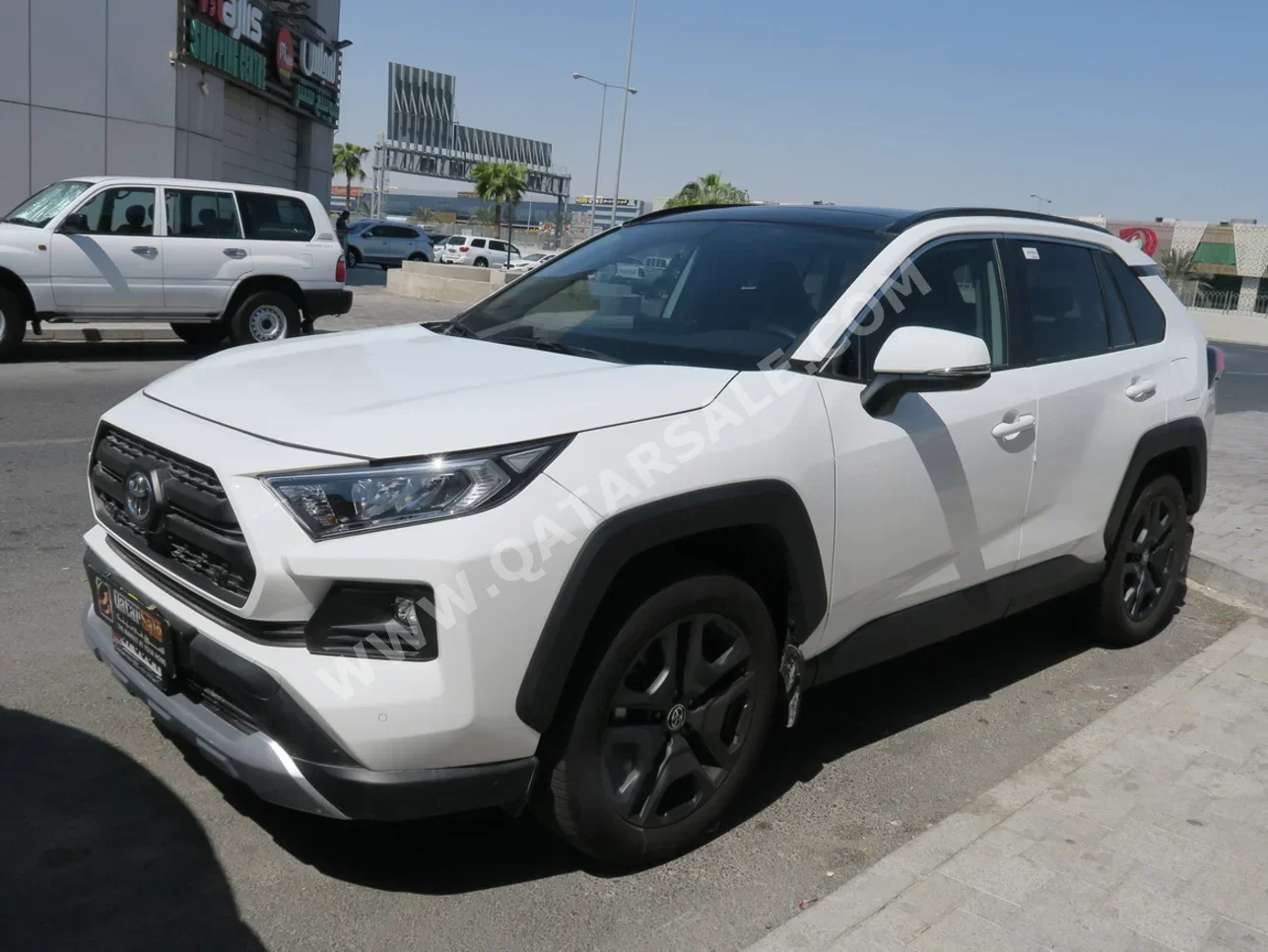 Toyota  Rav 4  2024  Automatic  3,000 Km  4 Cylinder  Four Wheel Drive (4WD)  SUV  White  With Warranty