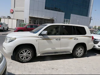 Toyota  Land Cruiser  VXR  2009  Automatic  186,000 Km  8 Cylinder  Four Wheel Drive (4WD)  SUV  White