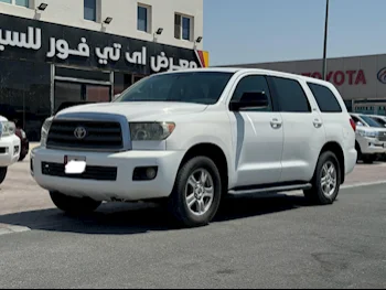 Toyota  Sequoia  SR5  2014  Automatic  310,000 Km  8 Cylinder  Four Wheel Drive (4WD)  SUV  White