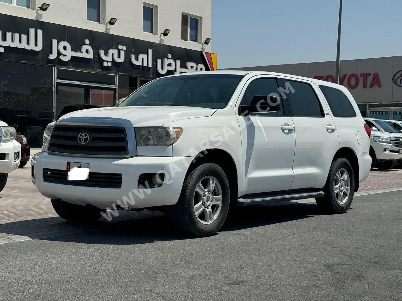 Toyota  Sequoia  SR5  2014  Automatic  310,000 Km  8 Cylinder  Four Wheel Drive (4WD)  SUV  White