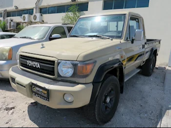 Toyota  Land Cruiser  LX  2022  Manual  86,000 Km  6 Cylinder  Four Wheel Drive (4WD)  Pick Up  Beige